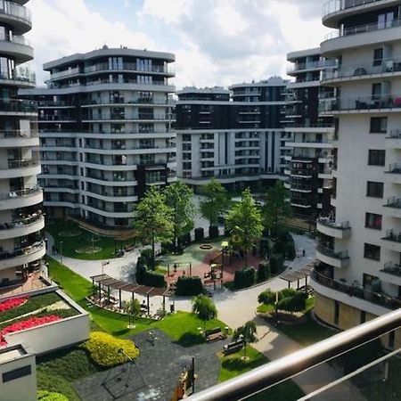 3 Rooms Aircon Apartment With Free Parking, Balcony Walking Distance Old Town Krasków Εξωτερικό φωτογραφία